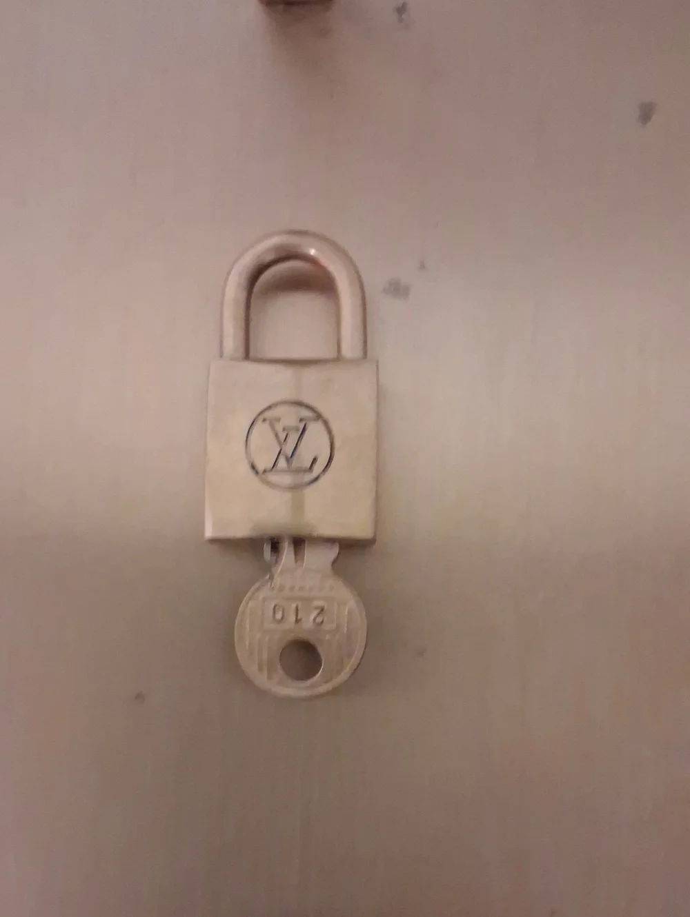 Louis Vuttion VINTAGE LOCK & KEY #210 Rare